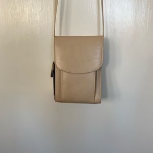 Vintage Buxton Leather Crossbody Bag. Barely used.